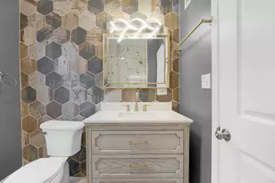 8250 S Rhodes Ave, Chicago, IL 60619 - Photo 11