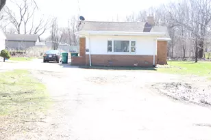 906 S Monroe St, Streator, IL 61364 - Photo 1