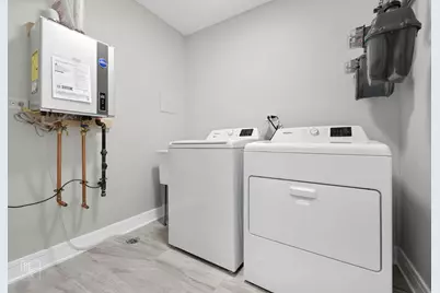 3411 S Lituanica Avenue, Chicago, IL 60608 - Photo 11