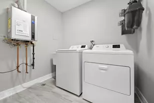 3411 S Lituanica Ave, Chicago, IL 60608 - Photo 11