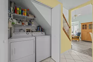 516 E Victoria Cir, North Aurora, IL 60542 - Photo 7