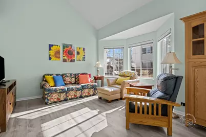 516 E Victoria Circle, North Aurora, IL 60542 - Photo 3