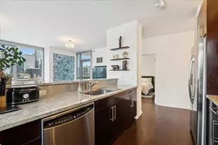 123 S Green St, Chicago, IL 60607 - Photo 13