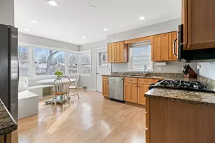 931 N Kennicott Ave, Arlington Heights, IL 60004 - Photo 9