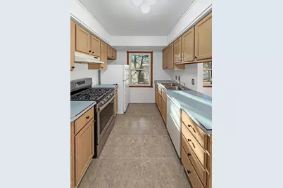 1165 N Henderson Road, Freeport, IL 61032 - Photo 5