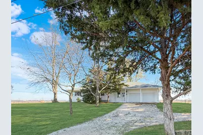 1165 N Henderson Road, Freeport, IL 61032 - Photo 1