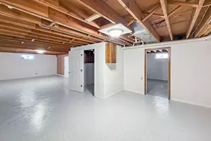 1165 N Henderson Rd, Freeport, IL 61032 - Photo 25