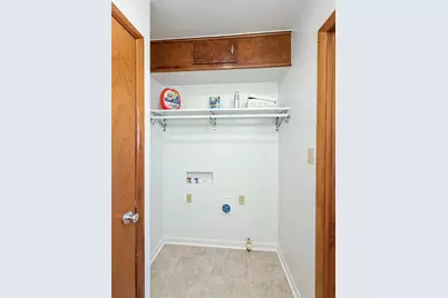 1165 N Henderson Road, Freeport, IL 61032 - Photo 11