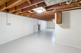 1165 N Henderson Rd, Freeport, IL 61032 - Photo 21