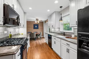 703 E Thomas St, Arlington Heights, IL 60004 - Photo 11