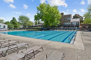 1919 Finchley Ct, Schaumburg, IL 60194 - Photo 25