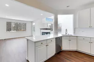 448 Cannon Dr, Geneva, IL 60134 - Photo 9