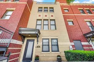 1040 N Kingsbury St, Chicago, IL 60610 - Photo 1