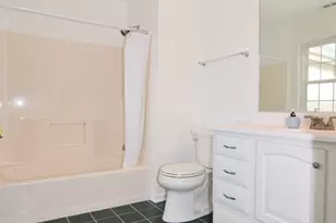 939 Mesa Dr, Lake in the Hills, IL 60156 - Photo 17