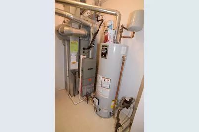 939 Mesa Drive, Lake in the Hills, IL 60156 - Photo 19