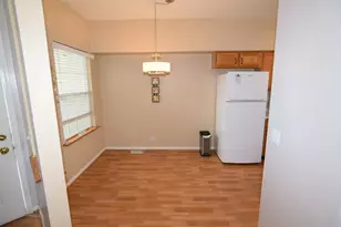 939 Mesa Dr, Lake in the Hills, IL 60156 - Photo 9