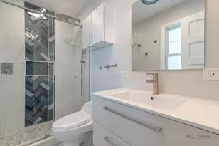 915 Plum Grove Cir, Buffalo Grove, IL 60089 - Photo 7