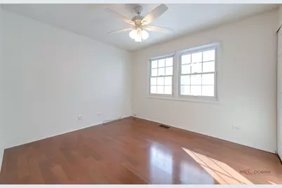 915 Plum Grove Circle, Buffalo Grove, IL 60089 - Photo 9