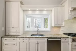 175 Margate Ct, Lake Bluff, IL 60044 - Photo 13