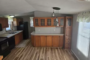 6 Leo Dr, Bloomington, IL 61701 - Photo 5