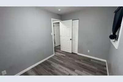 93 E Elmwood Drive, Chicago Heights, IL 60411 - Photo 5