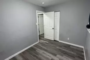 93 E Elmwood Dr, Chicago Heights, IL 60411 - Photo 5