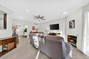 1567 Galway Dr, Aurora, IL 60505 - Photo 5