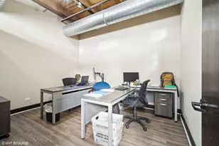 1348 W Concord Pl, Chicago, IL 60622 - Photo 17