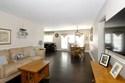 1819 W Thornwood Lane, Mount Prospect, IL 60056 - Photo 15