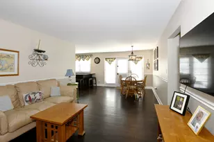 1819 W Thornwood Ln, Mount Prospect, IL 60056 - Photo 15