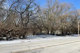 468 N East River Rd, Des Plaines, IL 60016 - Photo 1