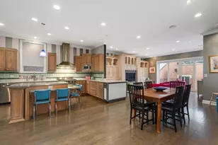 1426 W Melrose St, Chicago, IL 60657 - Photo 9