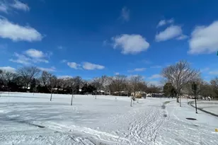 655 Perrie Dr, Elk Grove Village, IL 60007 - Photo 13