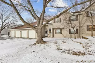 46 Gant Cir, Streamwood, IL 60107 - Photo 1