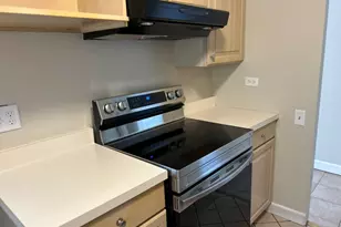 425 Walnut Creek Ln, Lisle, IL 60532 - Photo 5