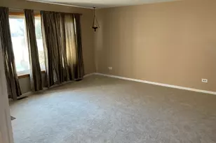 1066 Foxworth Blvd, Lombard, IL 60148 - Photo 3