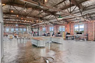 209 E Washington St, Bloomington, IL 61701 - Photo 39