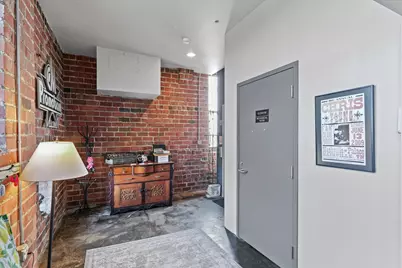 209 E Washington Street #5, Bloomington, IL 61701 - Photo 3