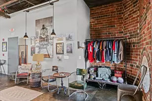 209 E Washington St, Bloomington, IL 61701 - Photo 11