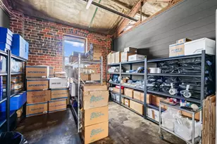 209 E Washington St, Bloomington, IL 61701 - Photo 57