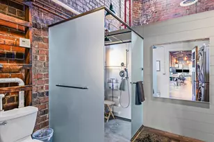 209 E Washington St, Bloomington, IL 61701 - Photo 51