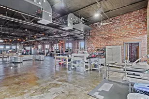 209 E Washington St, Bloomington, IL 61701 - Photo 41