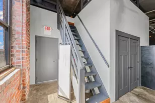 209 E Washington St, Bloomington, IL 61701 - Photo 43