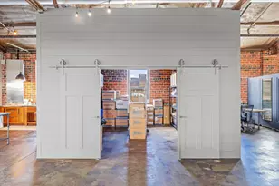 209 E Washington St, Bloomington, IL 61701 - Photo 55