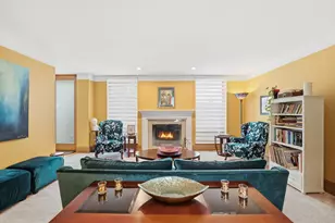 15 Manchester Ln, Elmhurst, IL 60126 - Photo 7