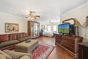 15 Manchester Ln, Elmhurst, IL 60126 - Photo 15