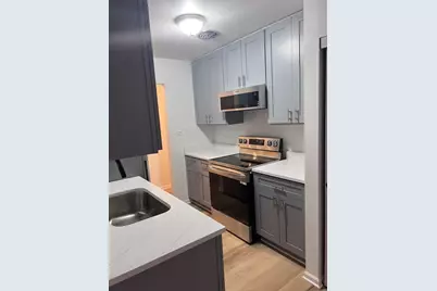 7120 N Sheridan Road #216, Chicago, IL 60626 - Photo 13