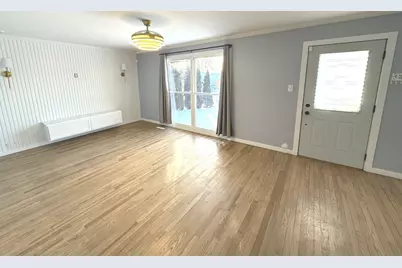 2106 Tepee Avenue, Carpentersville, IL 60110 - Photo 3