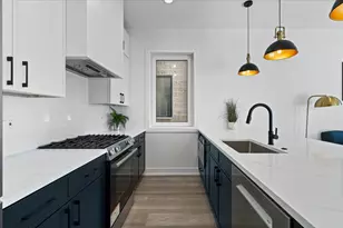 2636 W Evergreen Ave, Chicago, IL 60622 - Photo 9