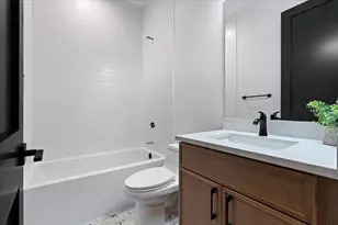 2636 W Evergreen Ave, Chicago, IL 60622 - Photo 17